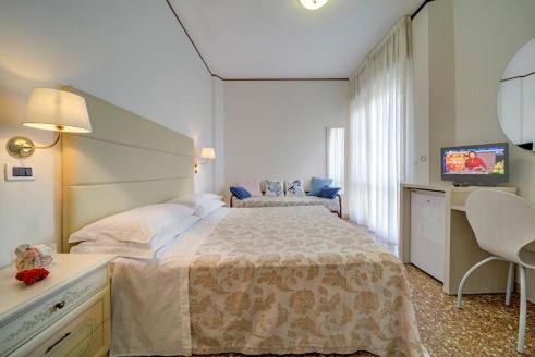 רימיני Hotel Carlton Beach מראה חיצוני תמונה