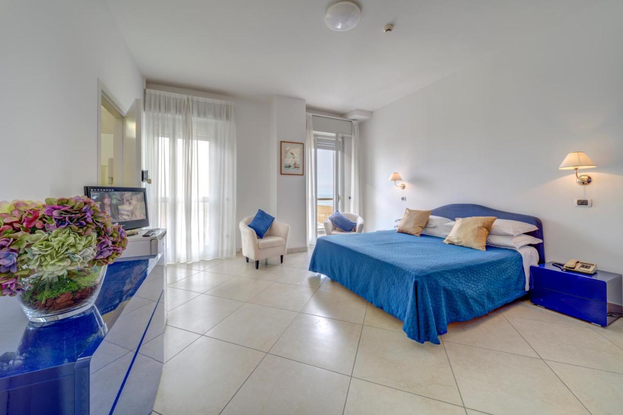 רימיני Hotel Carlton Beach מראה חיצוני תמונה