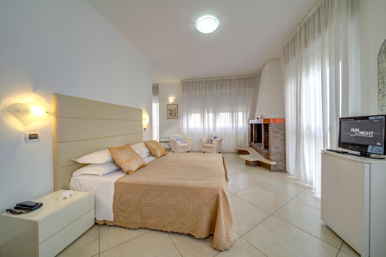 רימיני Hotel Carlton Beach מראה חיצוני תמונה