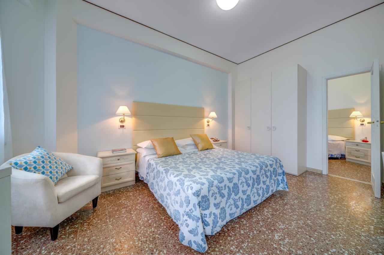 רימיני Hotel Carlton Beach מראה חיצוני תמונה