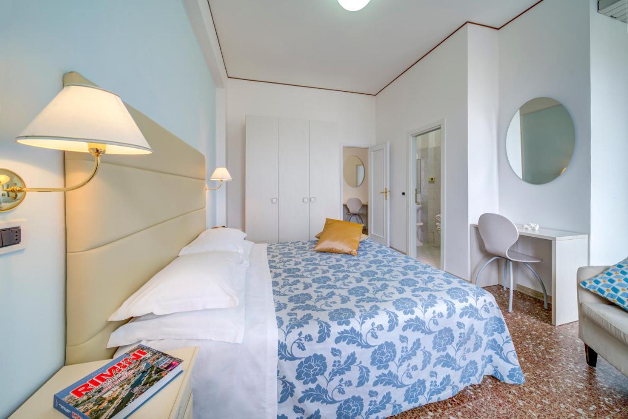 רימיני Hotel Carlton Beach מראה חיצוני תמונה